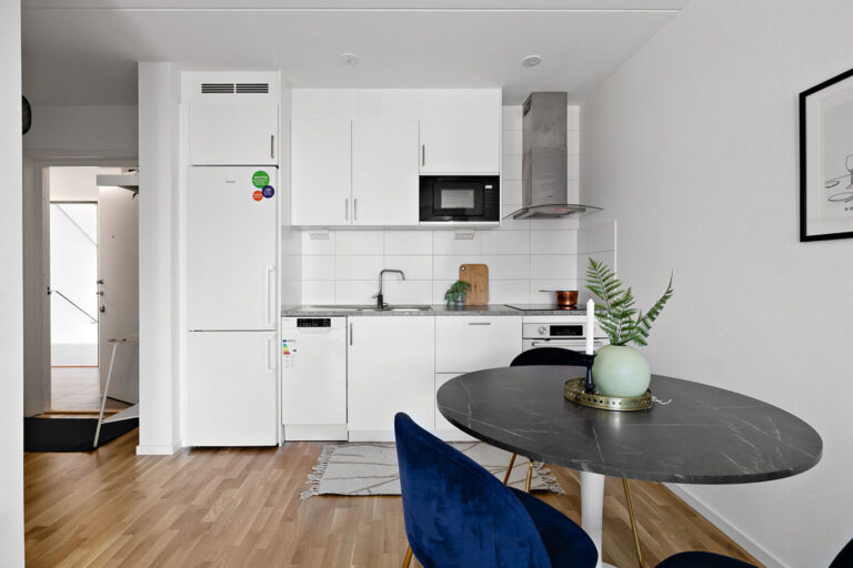 Barkarbyvägen 96, våning 3 – bild 3