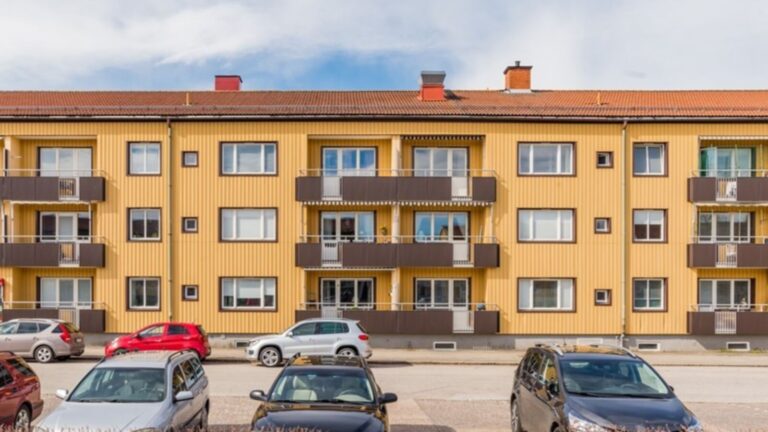 Oppeby torg 4A – bild 1